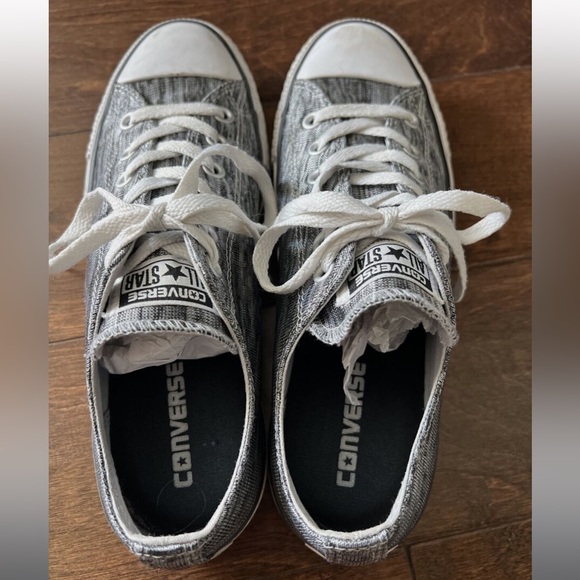 Converse Gray/Black Variegated Low-Top Sneakers. Size 9. - Picture 3 of 8